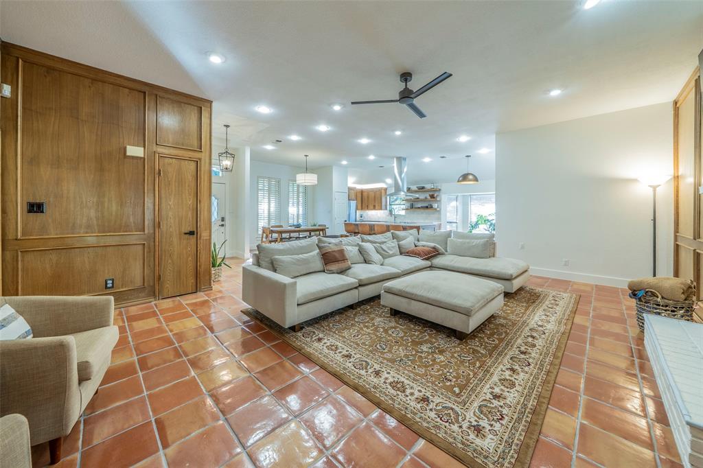 3008 Creekview Drive