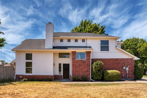 Photo of 1012 Cheddar Court, Arlington, TX 76017 (MLS # 21355183)