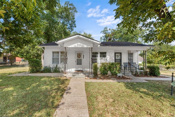 207 S ERATH, MERIDIAN, TX 76665 - Image 2ec77d605990cf58236a6a4fa1f3f12f/268453297