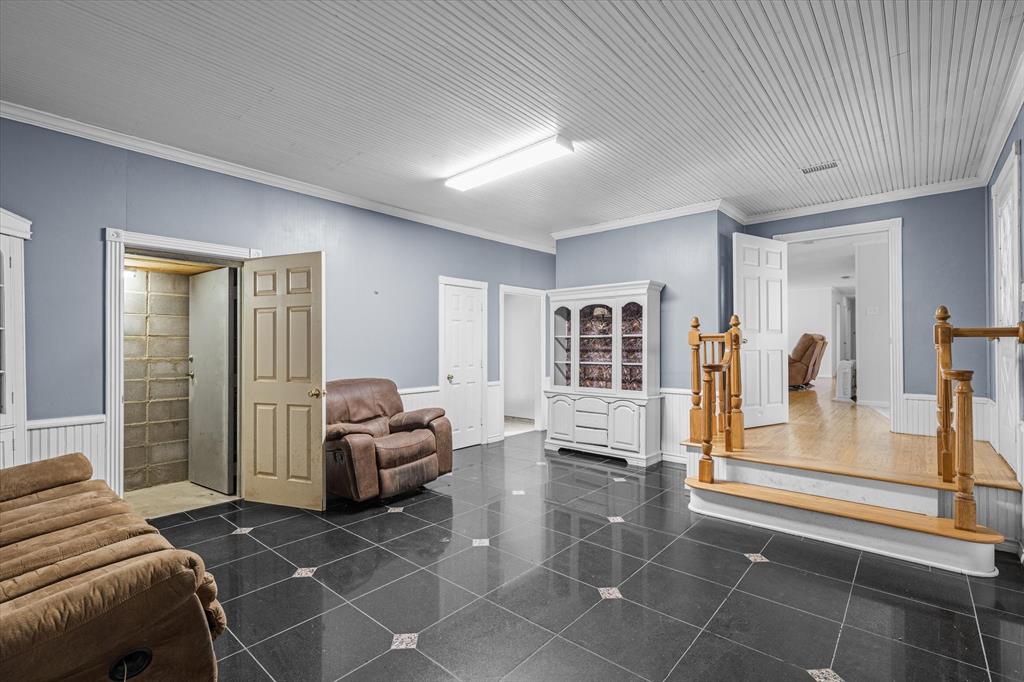 Acres 5.089, ABST: 765, SUR: J SALINGUA - Residential