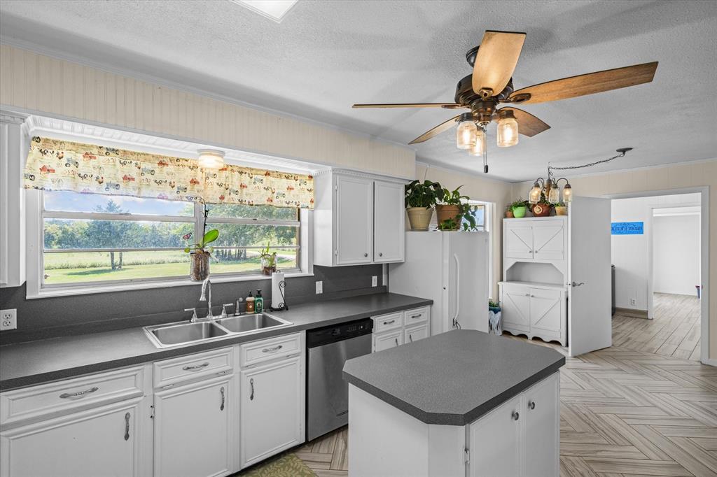 Acres 5.089, ABST: 765, SUR: J SALINGUA - Residential