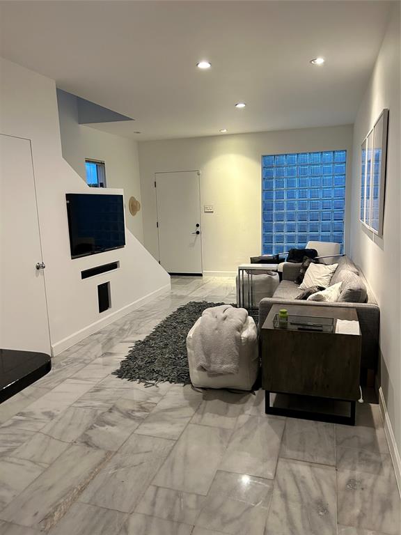 4241 Buena Vista Street 8