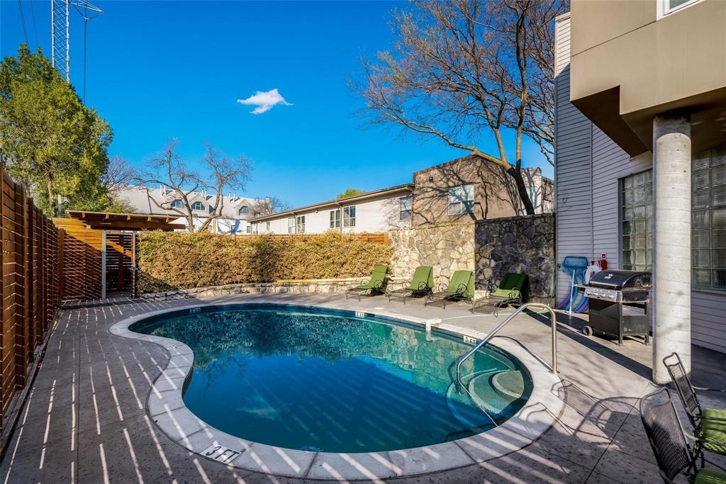 4241 Buena Vista Street 8