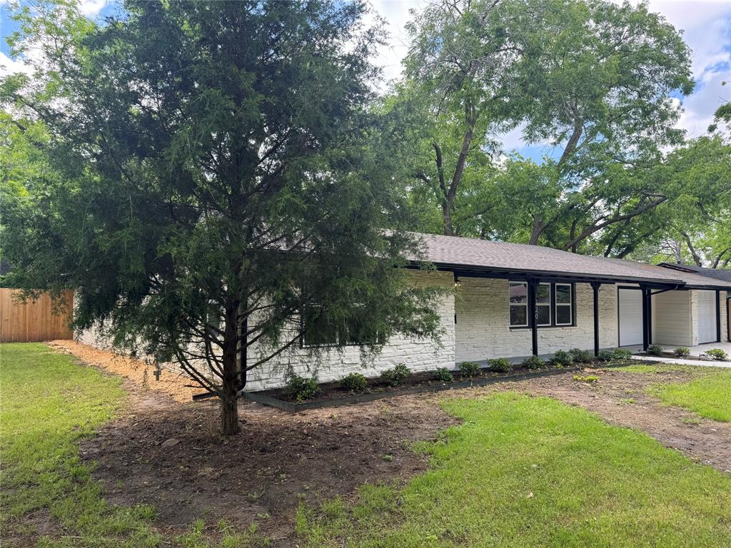 1220 Brittany Lane