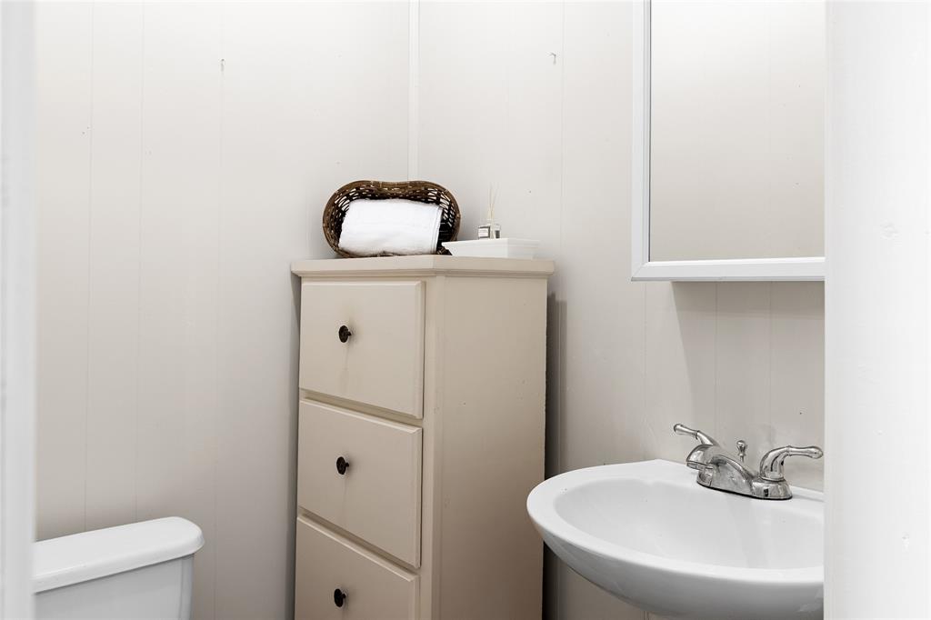 J C Brown Surv Abs #1040 - Land