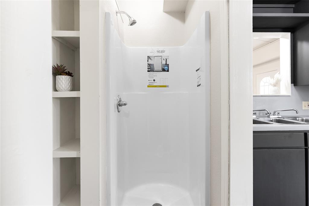 J C Brown Surv Abs #1040 - Land