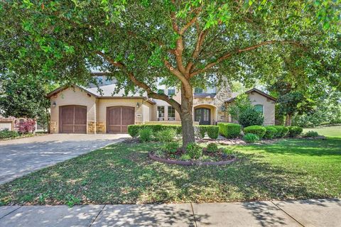 Photo of 5800 Lamb Creek Drive, Fort Worth, TX 76179 (MLS # 21233660)