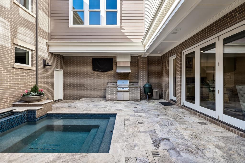 Brownstones Ph C - Residential