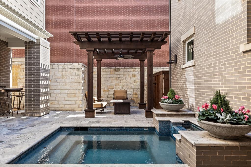 Brownstones Ph C - Residential