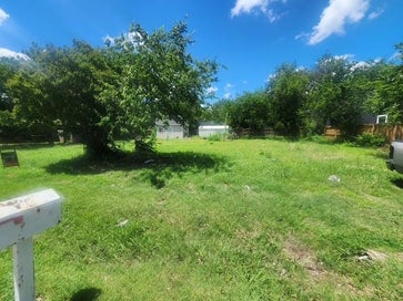 1117 Bell Street Arlington TX 76001