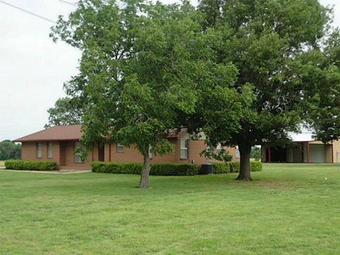 Photo of 215 Westfield Way, Whitewright, TX 75491 (MLS # 21208719)