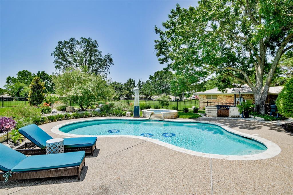 Decordova Bend Estate - Residential