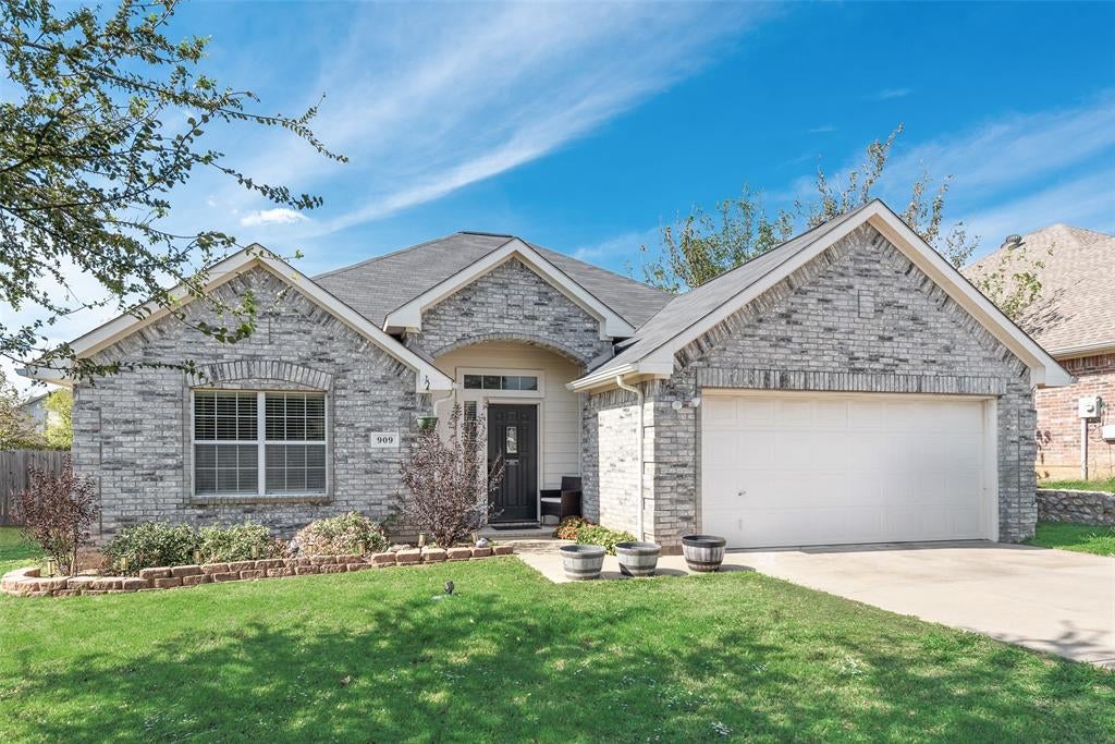 909 Chase Lane