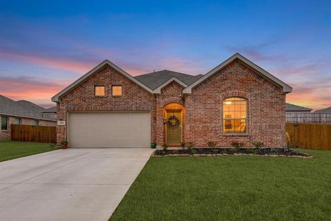 Photo of 1213 Dragon Way, Azle, TX 76020 (MLS # 21205504)