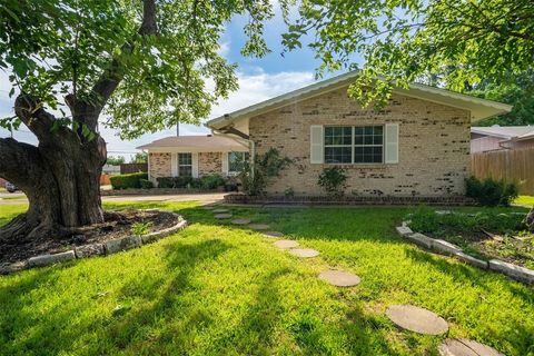 2225 Nottingham Drive Garland TX 75041