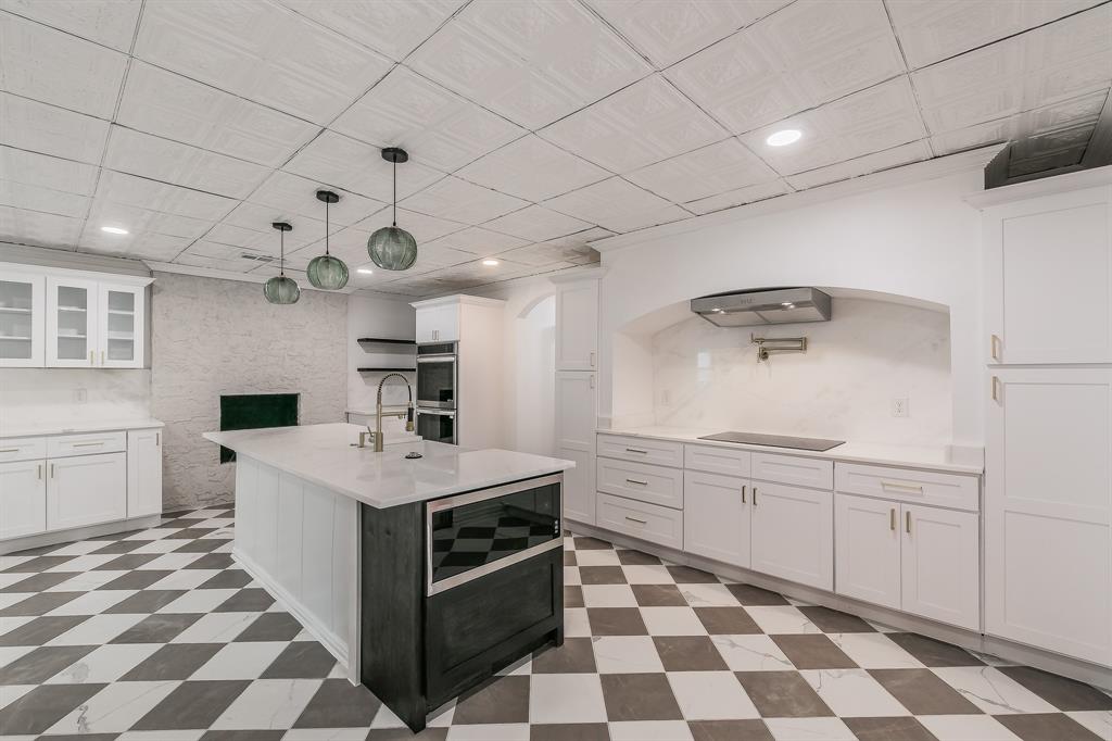 Cedar Heights Acreage - Residential