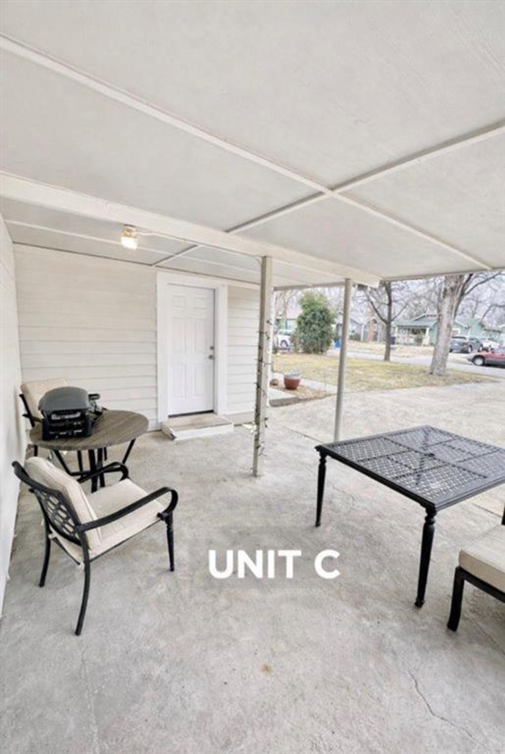 Photo of 928 S Windomere Avenue #C, Dallas, TX 75208 (MLS # 21251785)