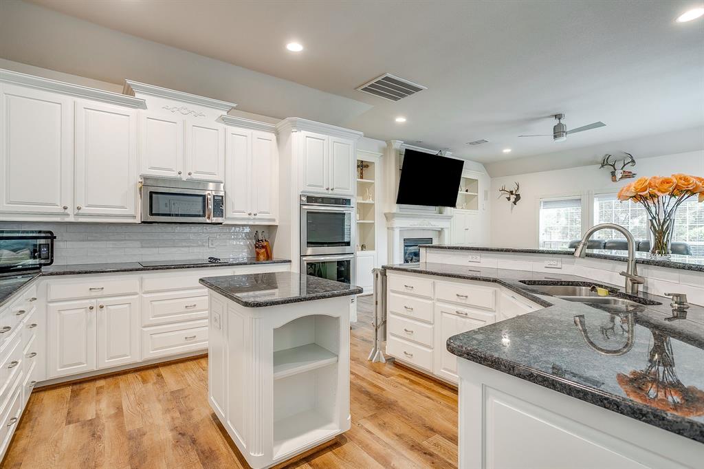 912 Thomas Crossing Drive