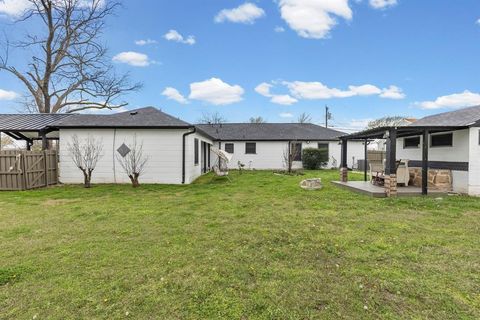 Tiny photo for 4002 Park Street, Greenville, TX 75401 (MLS # 21201297)