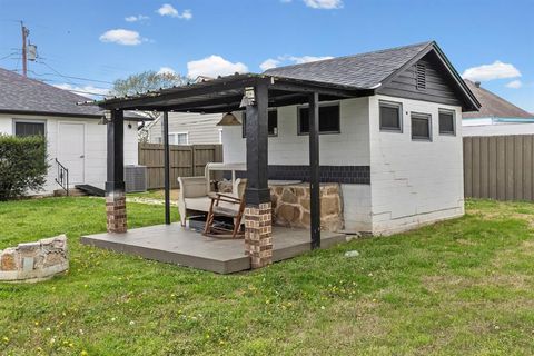 Tiny photo for 4002 Park Street, Greenville, TX 75401 (MLS # 21201297)
