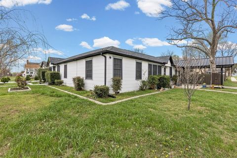 Tiny photo for 4002 Park Street, Greenville, TX 75401 (MLS # 21201297)