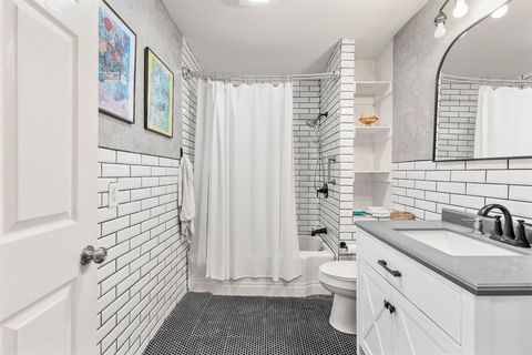 Tiny photo for 4002 Park Street, Greenville, TX 75401 (MLS # 21201297)