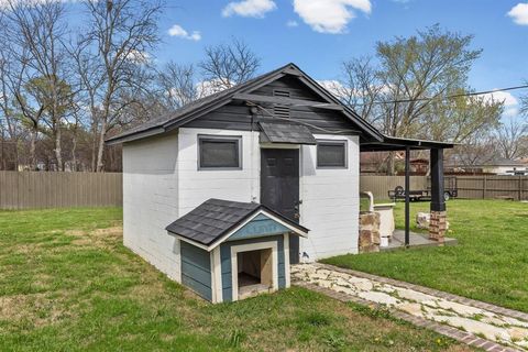 Tiny photo for 4002 Park Street, Greenville, TX 75401 (MLS # 21201297)