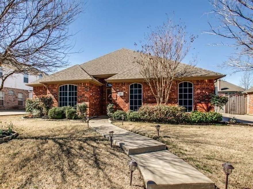 Naturally well lit single floor plan with 4 bedrooms, 2 bathrooms, living, dining and breakfast nook. Friendly family community with parks and community swimming pool. Walking distance to exemplary Tibbals elementary school in exceptional Wylie USD. Short drive to several major retail stores and fire wheel mall. 6 miles from GBT and Highway US75. Nice backyard. One month rent security deposit. Utilities not included.
New carpets int he bedrooms. Living, Foyer and dining room have laminate flooring.  Kitchen and nook has tile flooring