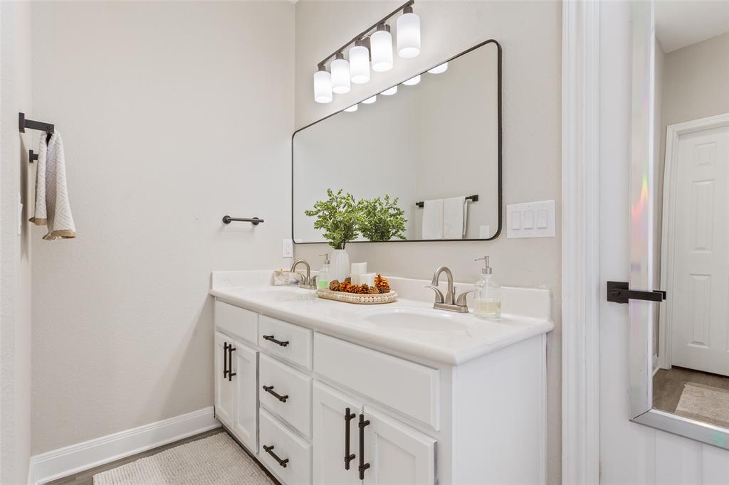 WESTERN HILLS - Residential