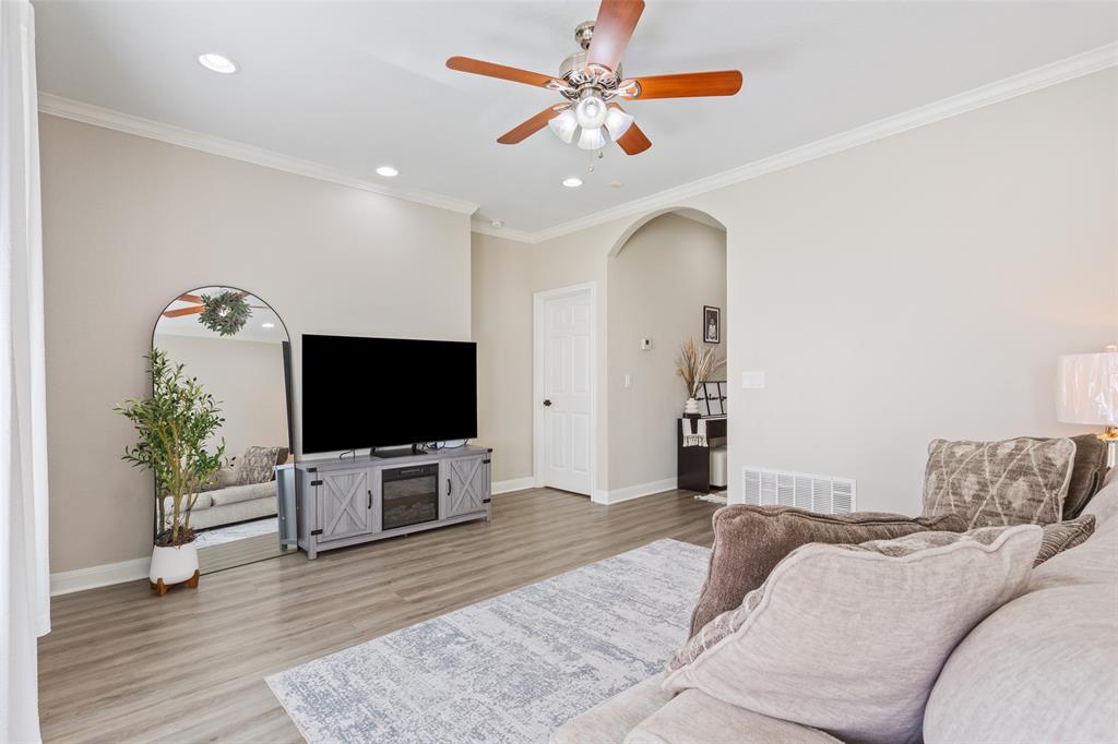 WESTERN HILLS - Residential