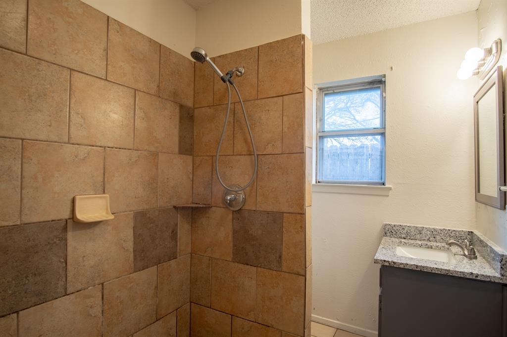 Crestwood Estates Add - Residential Lease