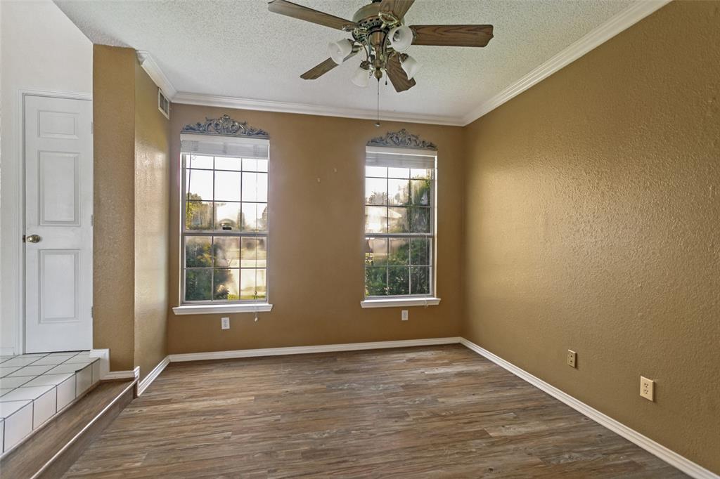 2 Oxford Circle