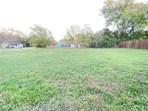 2215 Anderson Street Greenville TX 75401
