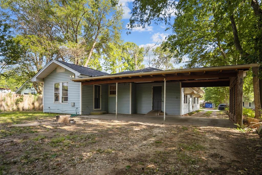 736 Dallas Street