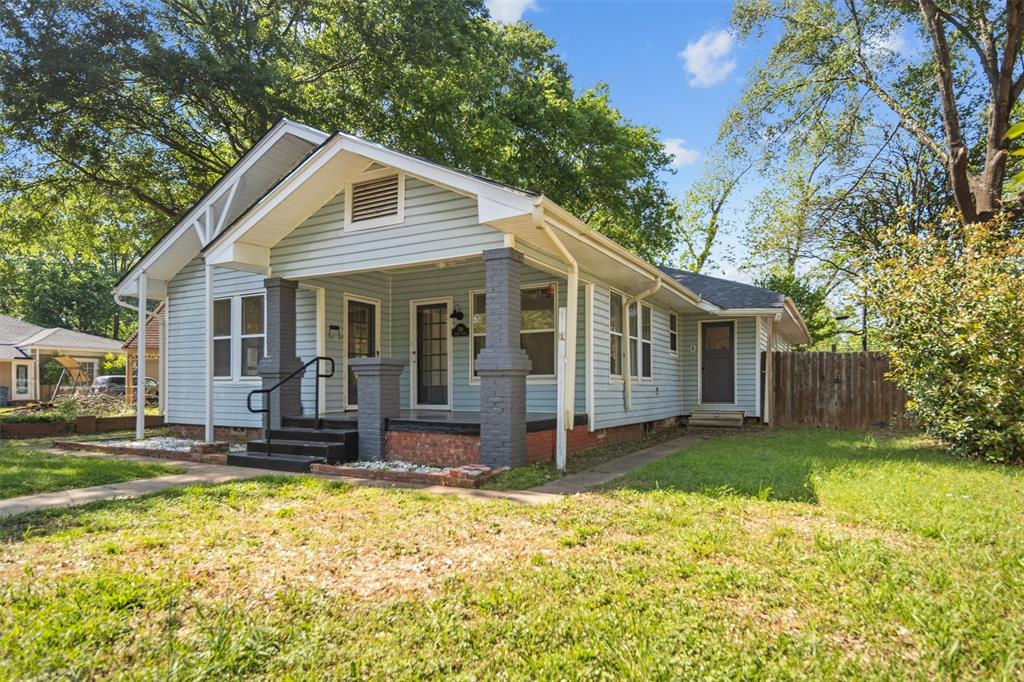 736 Dallas Street