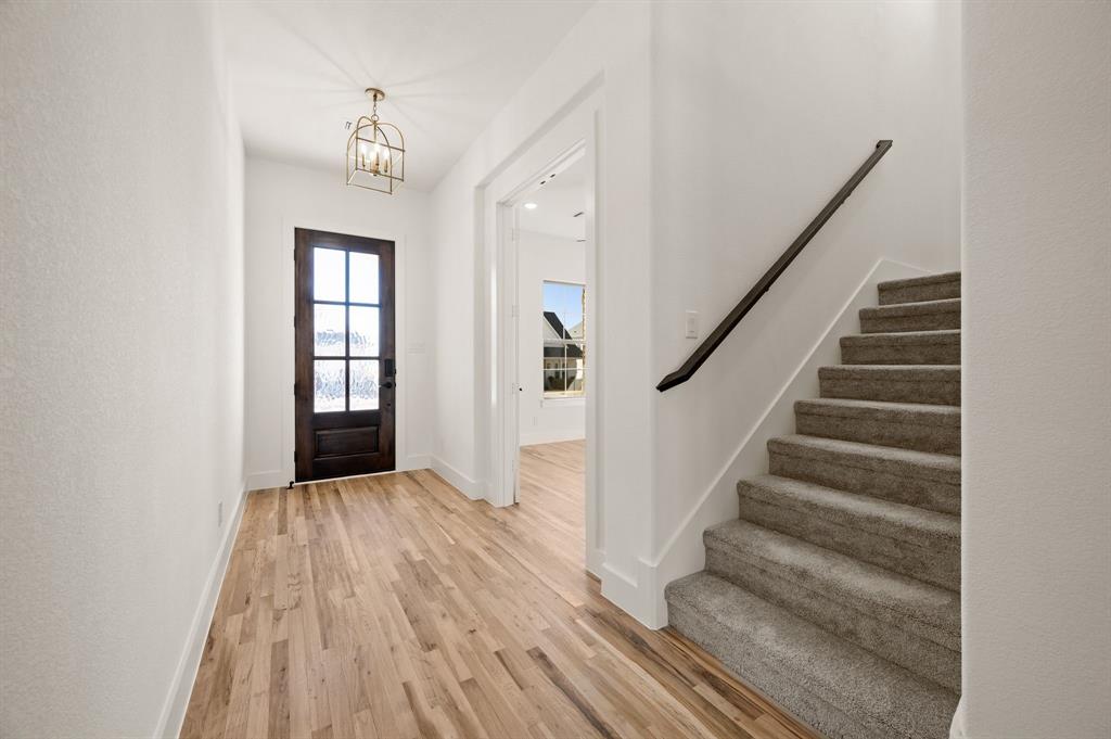 906 Highlands Avenue