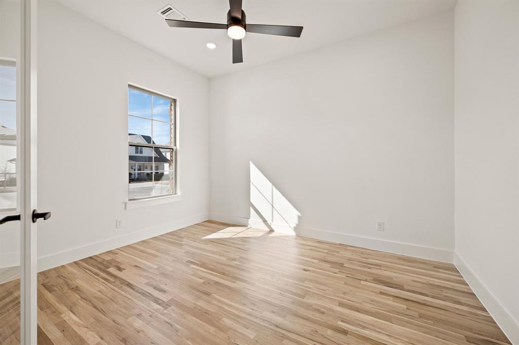 906 Highlands Avenue