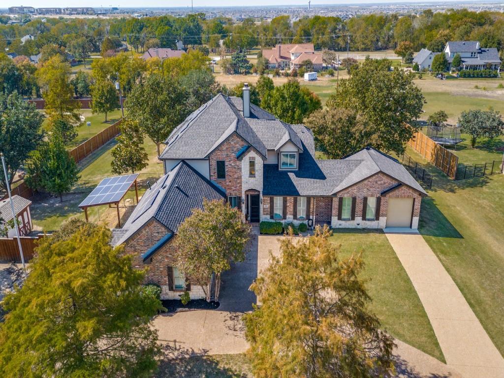 3561 Twin Lakes Drive