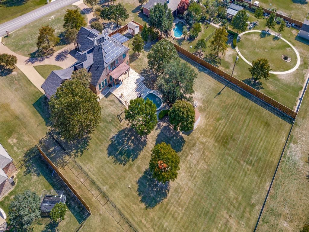 3561 Twin Lakes Drive