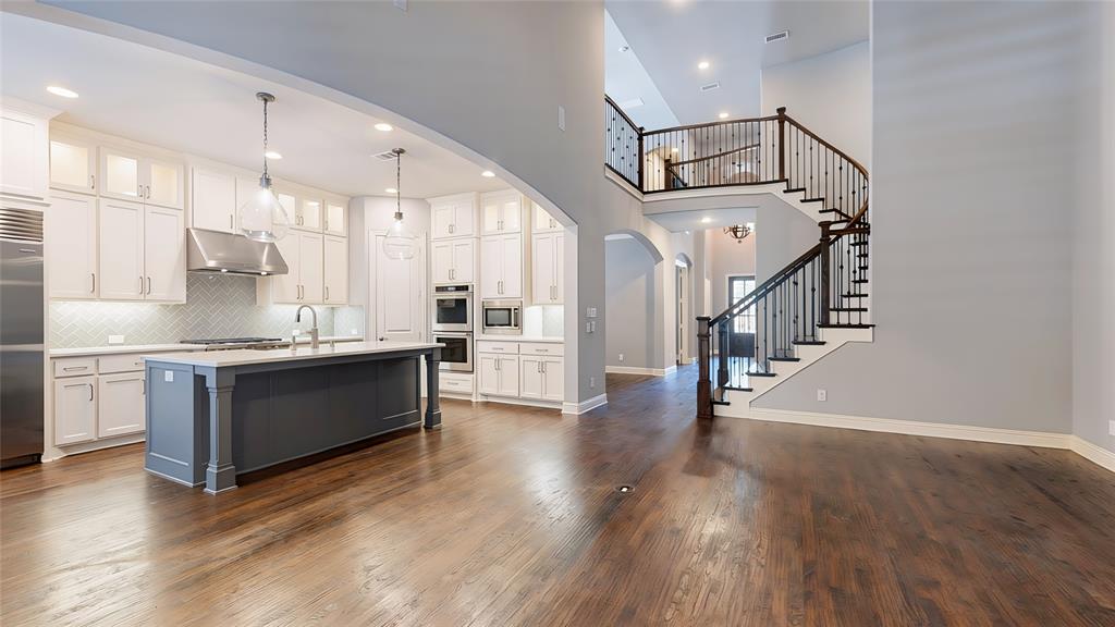 3012 Avondale
