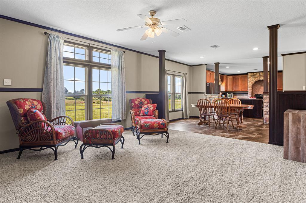 222 W Twin Creeks Trail