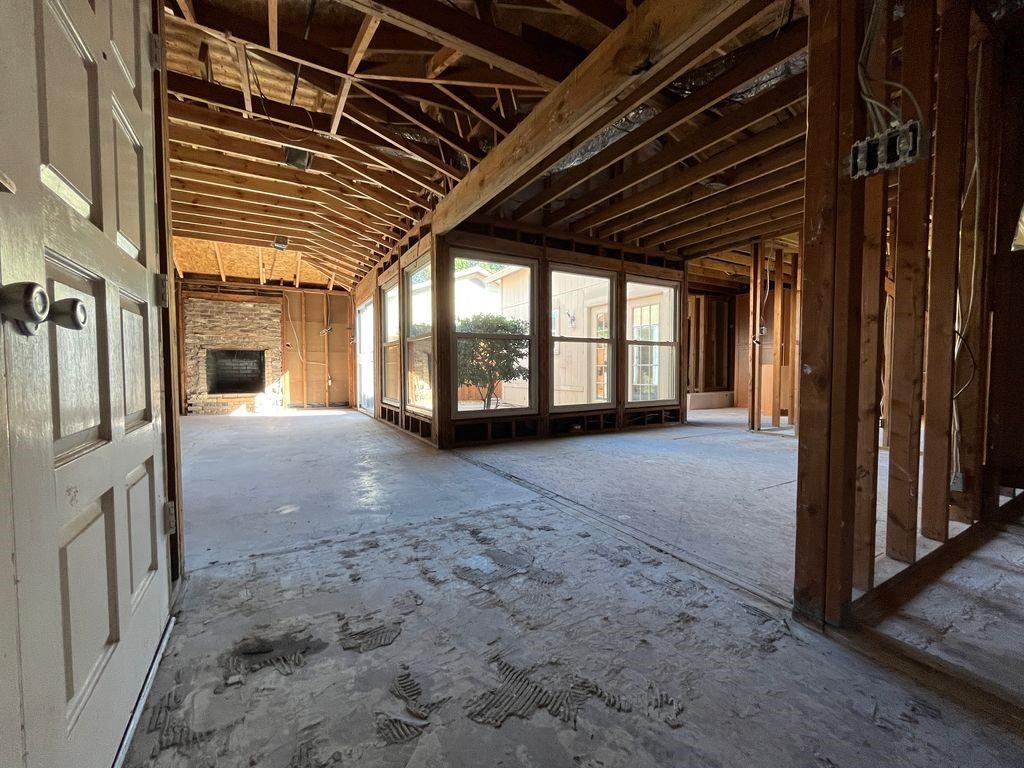 5014 Roundtable Lane