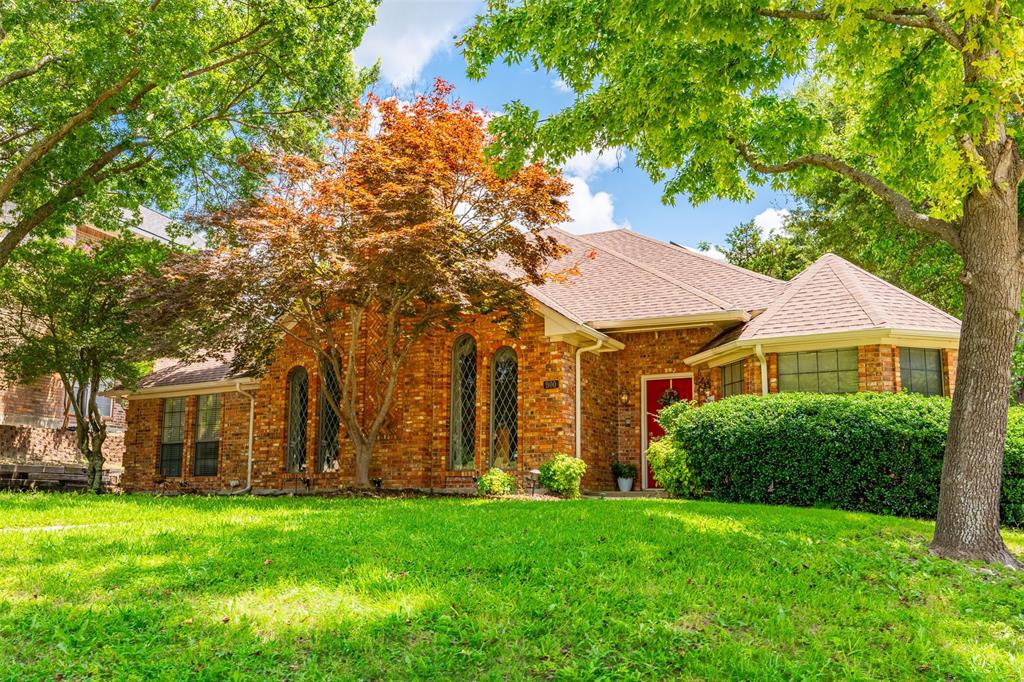 900 Forest Hill Court
