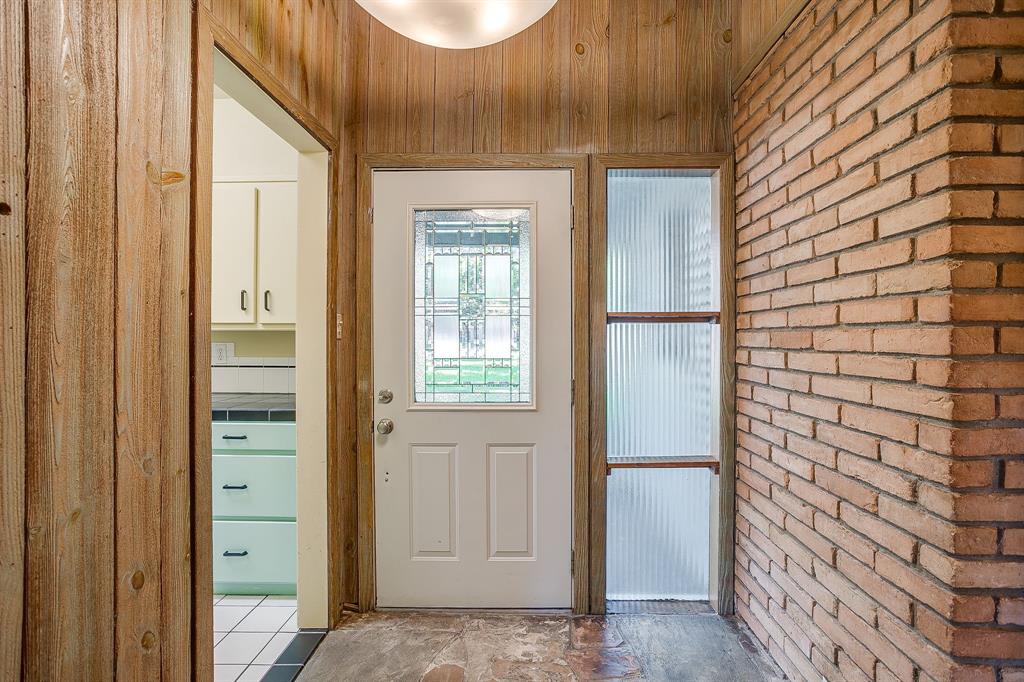 1100 Mockingbird Lane