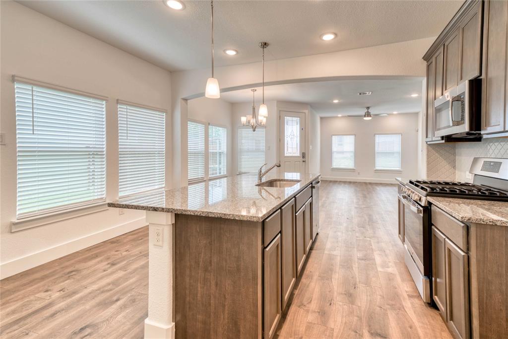 1405 Apricot Lane