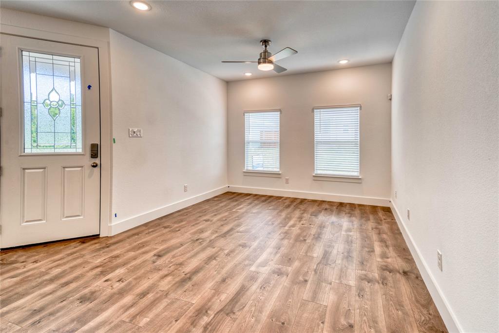 1405 Apricot Lane