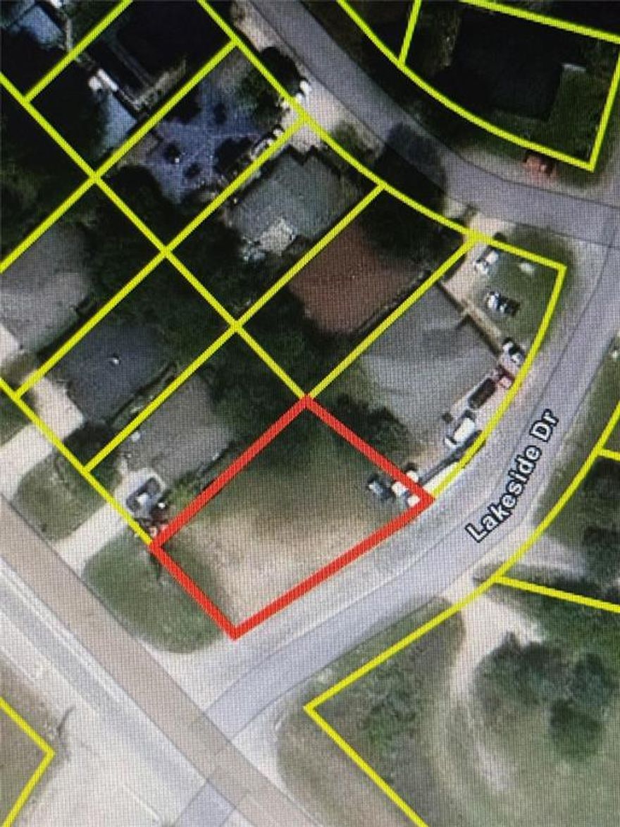 Great opportunity to develop this vacant lot in desirable Rockwall location. Minutes from the lake, shopping, restaurants and the Harbor. This property offers loads of potential! Come enjoy everything Rockwall has to offer!