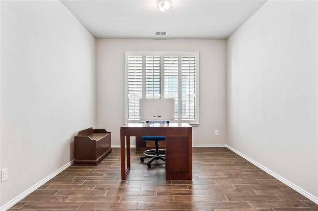 2216 Maplewood Drive
