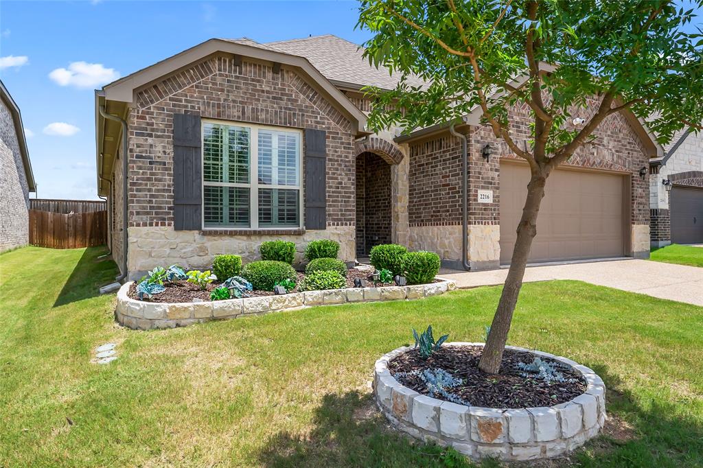 2216 Maplewood Drive