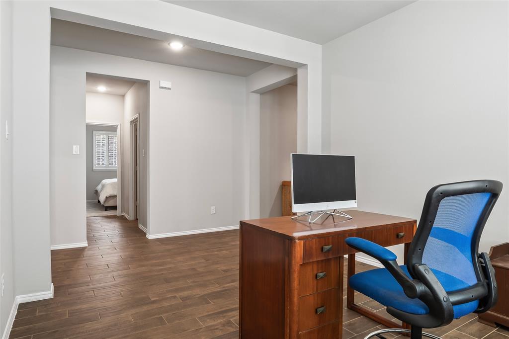 2216 Maplewood Drive